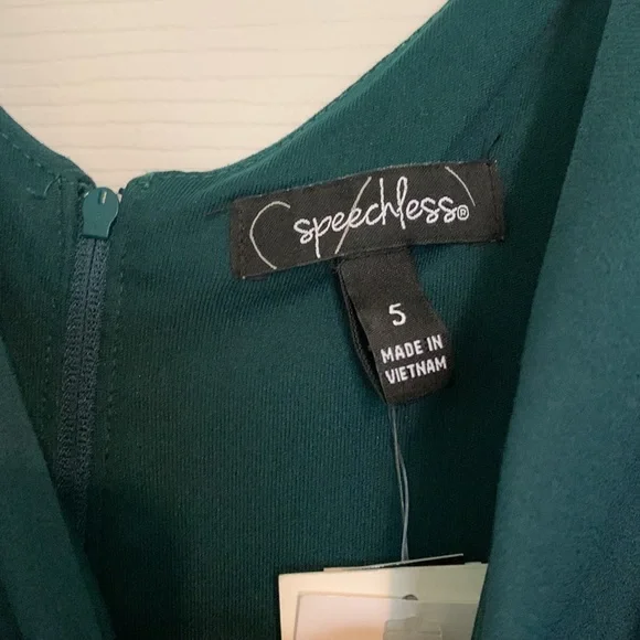 Speechless Macy Emerald Green Silver Cutout Midriff Party Fit Flare Dress Padded - Picture 2 of 7